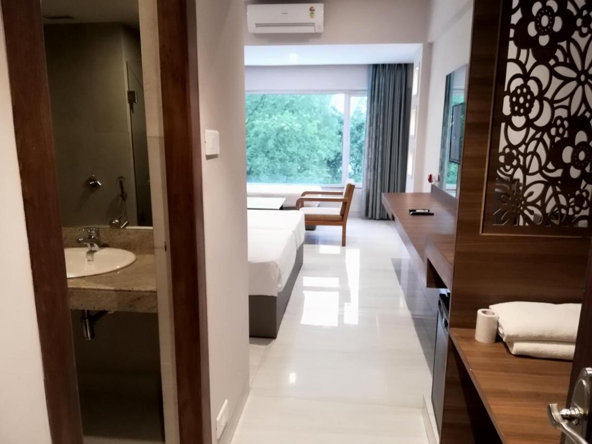 湖景度假村 罗纳瓦拉 外观 照片