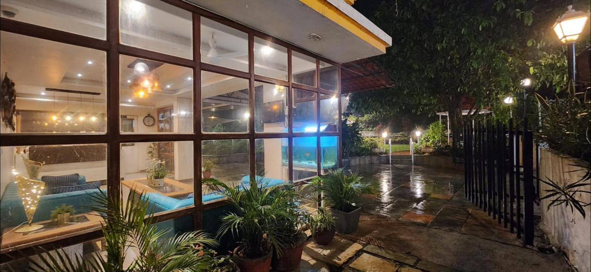 湖景度假村 罗纳瓦拉 外观 照片